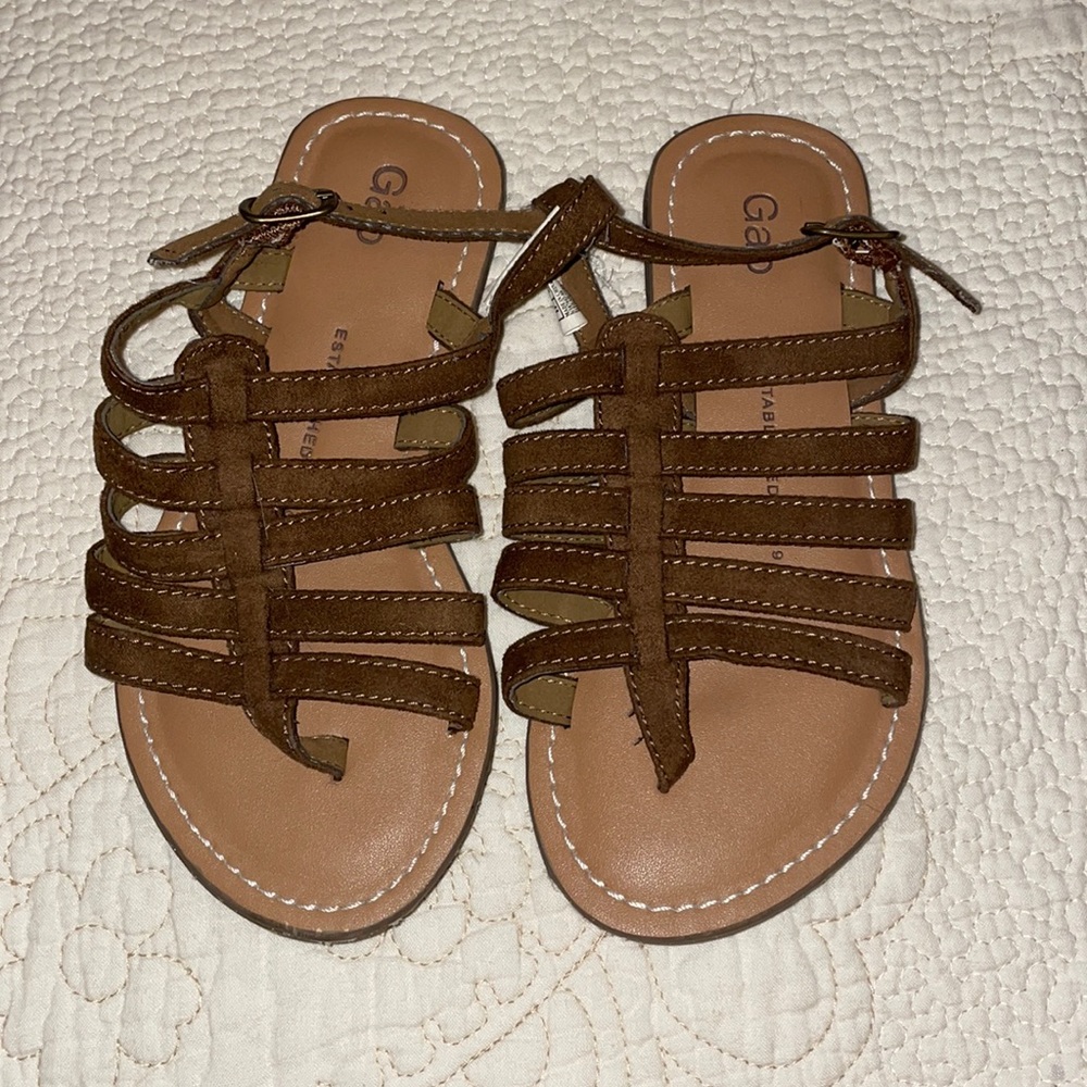 Gap sandals